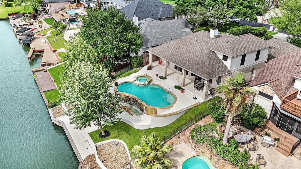 Photo of 12516 Lake Vista Drive, Willis, TX 77318 (MLS # 45644607)