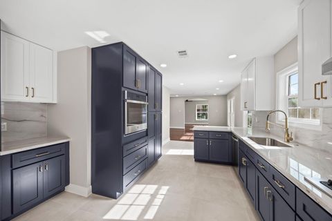 Tiny photo for 2538 Southgate Boulevard, Houston, TX 77030 (MLS # 23517054)