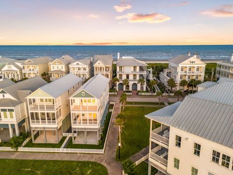 Photo of 2602 E Seaside Drive, Galveston, TX 77550 (MLS # 94390368)