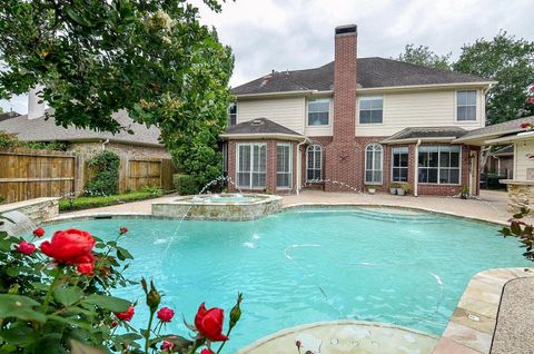 Homes For Sale - 6631 Alicant Drive<br/> Sugar Land, TX 77479