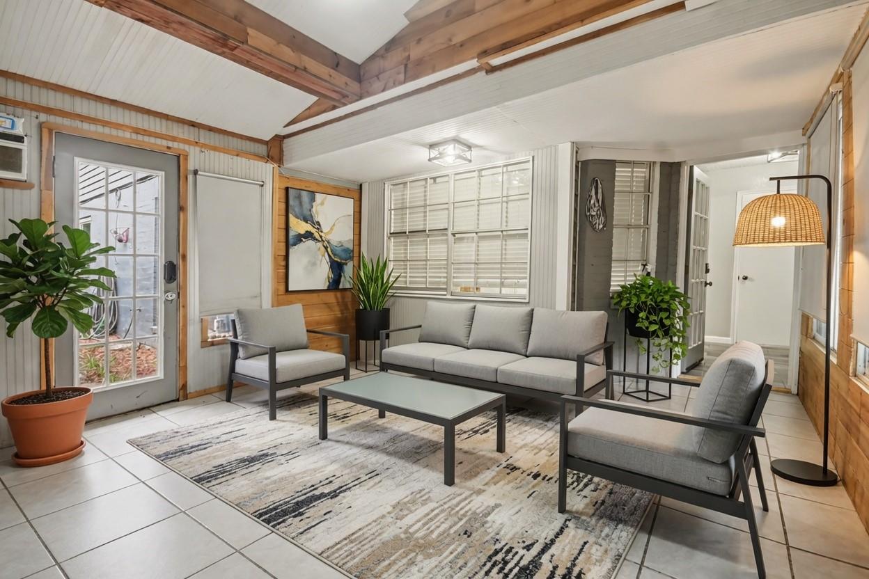10439 Catlett Lane
