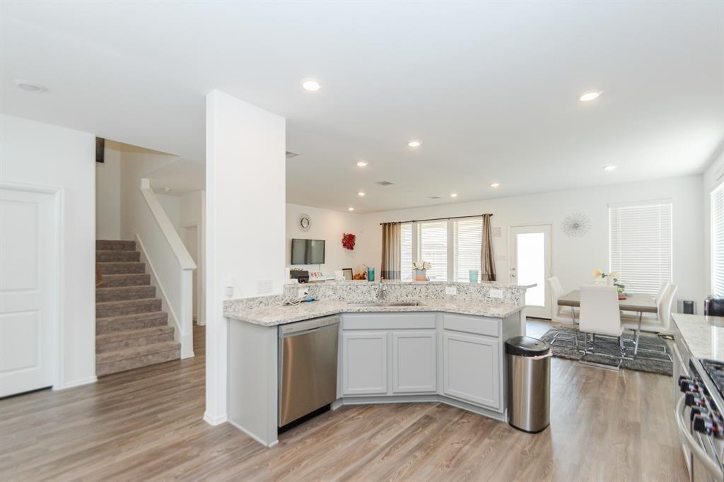5007 Dunstable Manor Lane