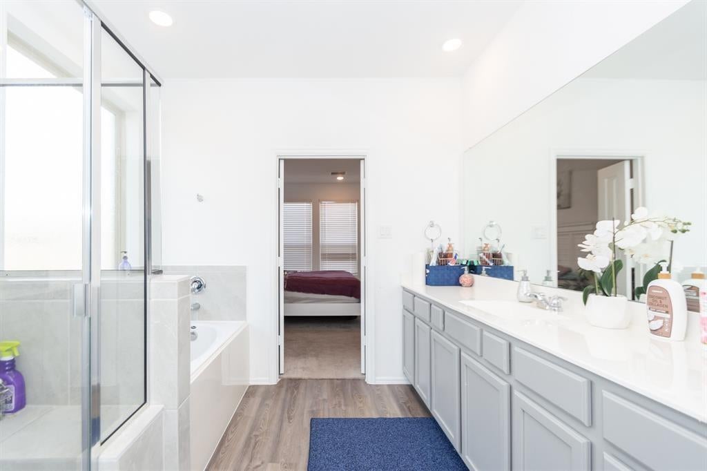 5007 Dunstable Manor Lane