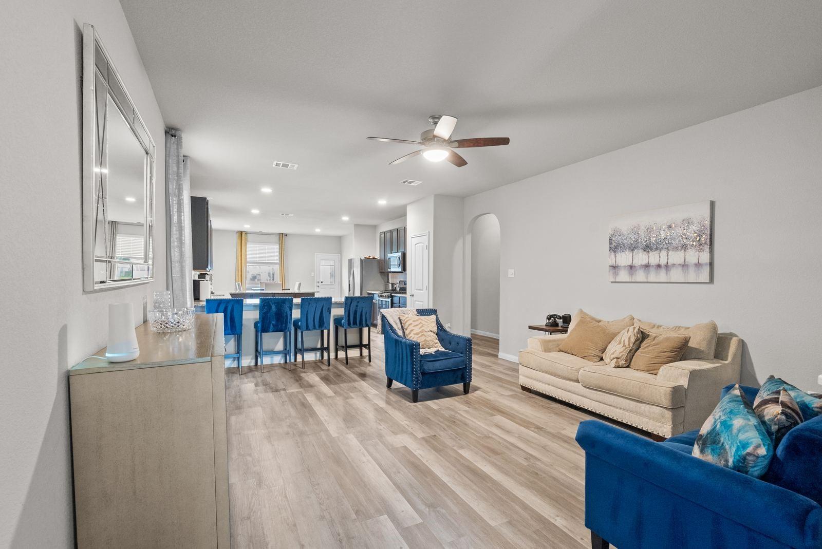 24926 Bastiani Canvas Lane