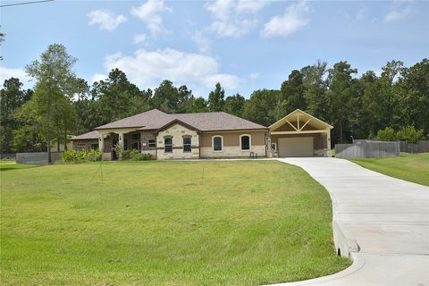 Photo of 320 Dahlia Road, Huntsville, TX 77320 (MLS # 5805652)