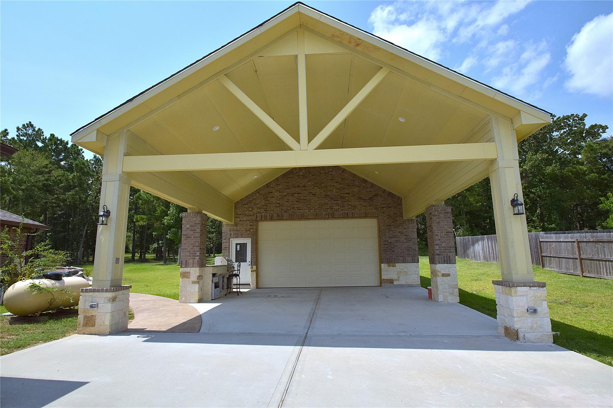 320 Dahlia Road