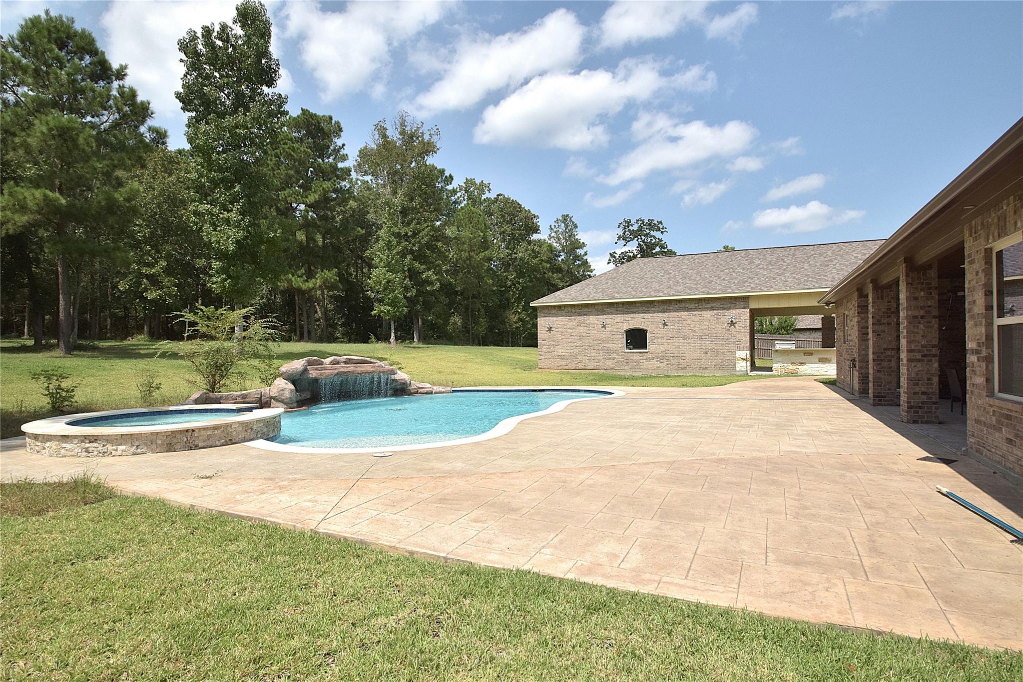 320 Dahlia Road