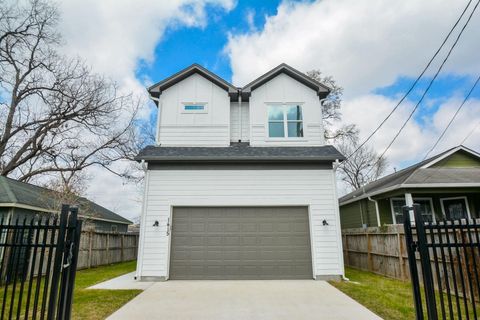 1415 E 35th Street Houston TX 77022