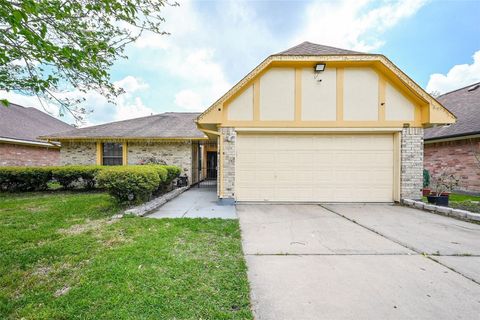 Photo of 14431 Royal Hill Drive, Houston, TX 77083 (MLS # 98259703)