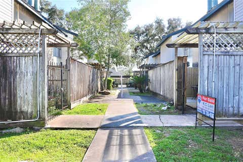 Photo of 7918 Prestwood Dr Dr #4, Houston, TX 77036 (MLS # 51299501)