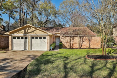 Photo of 46 N Deerfoot Circle, The Woodlands, TX 77380 (MLS # 83255580)