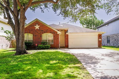 Photo of 16915 Pheasant Ridge Drive, Sugar Land, TX 77498 (MLS # 74445177)