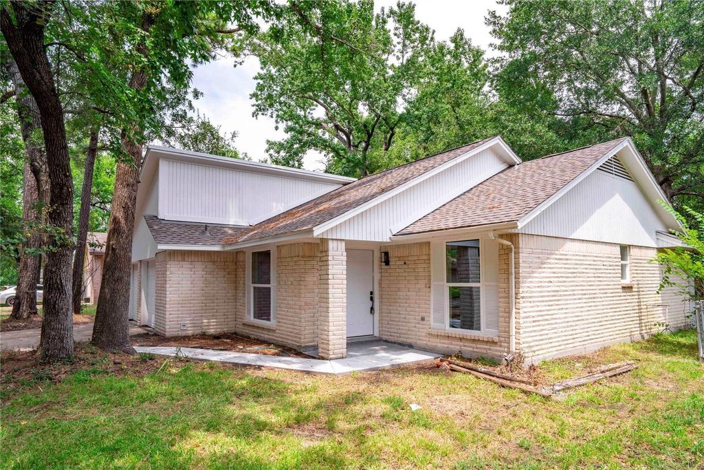 Photo of 9214 Woodland Oaks Drive, Houston, TX 77040 (MLS # 93710843)