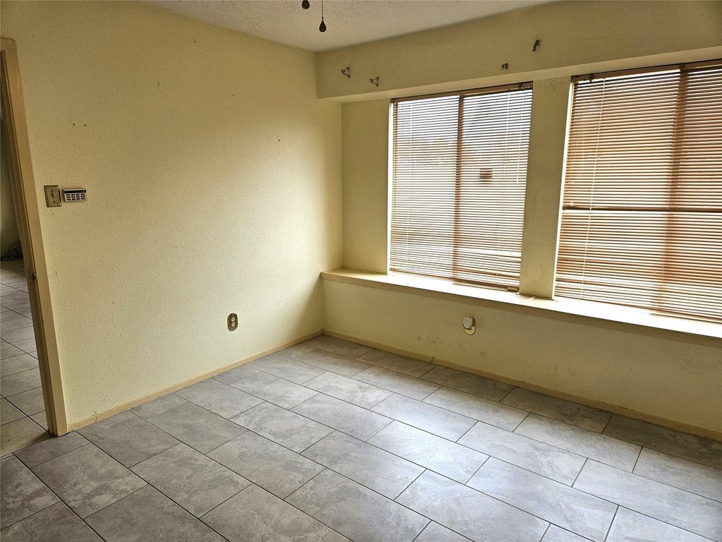 Photo of 8215 Summer Quail Drive, Houston, TX 77489 (MLS # 75905231)