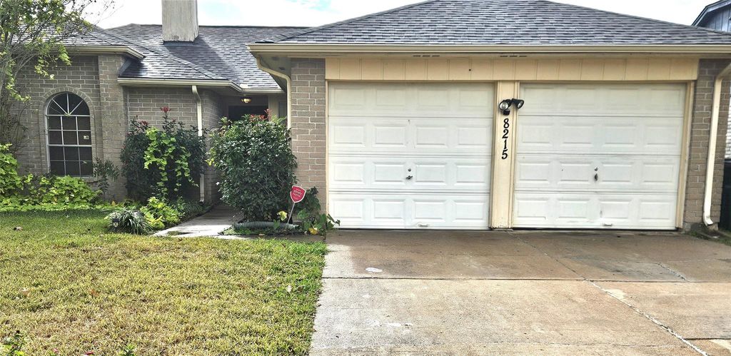 Photo of 8215 Summer Quail Drive, Houston, TX 77489 (MLS # 75905231)