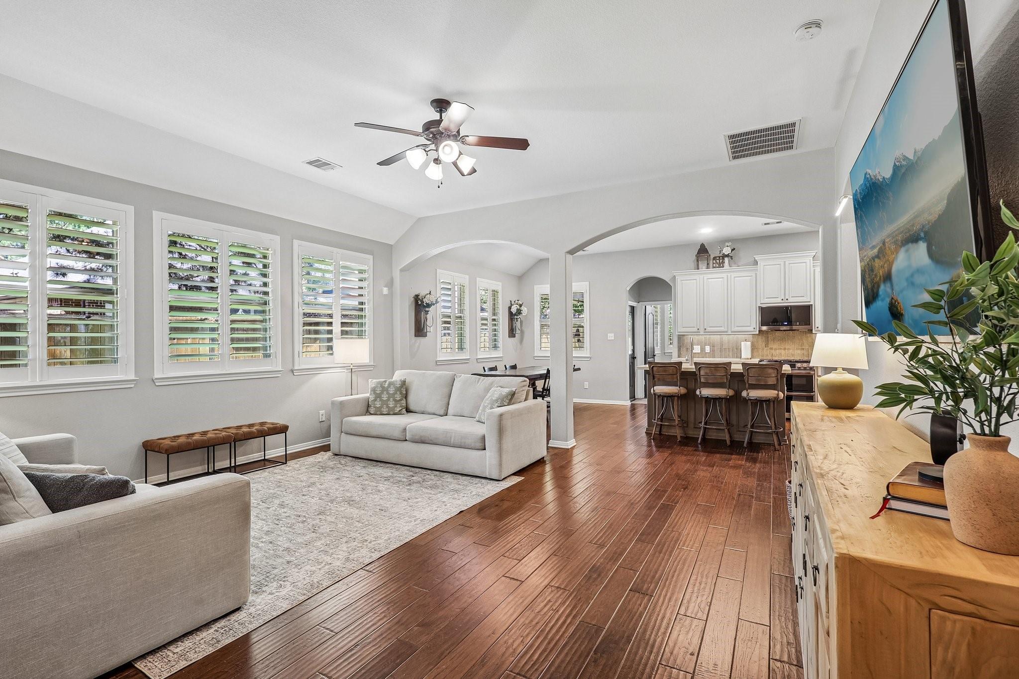 54 W Wolf Cabin Circle