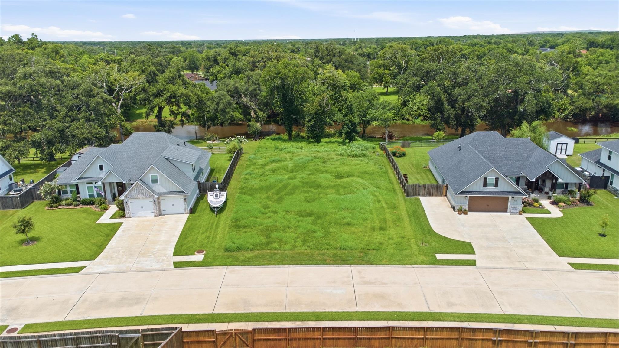 208 Creekside Lane