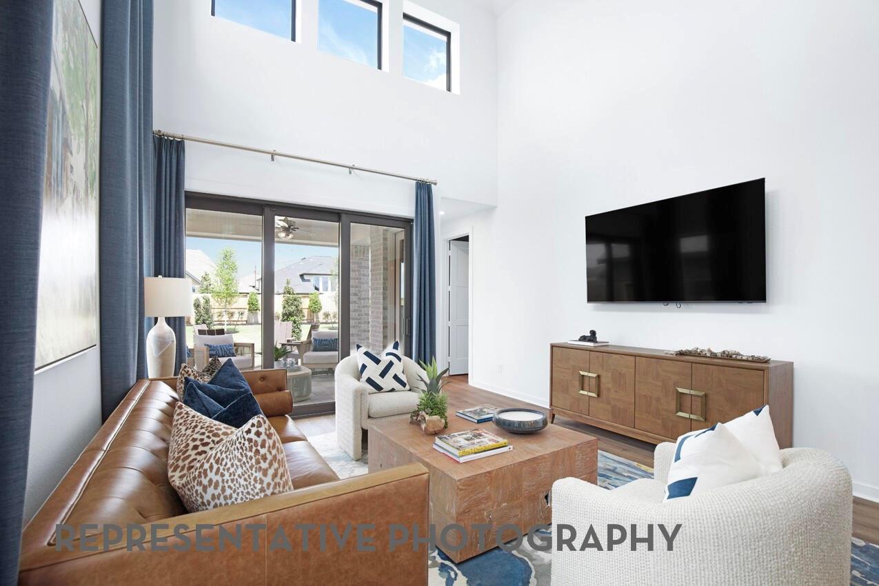 11231 Peacock Flower Street