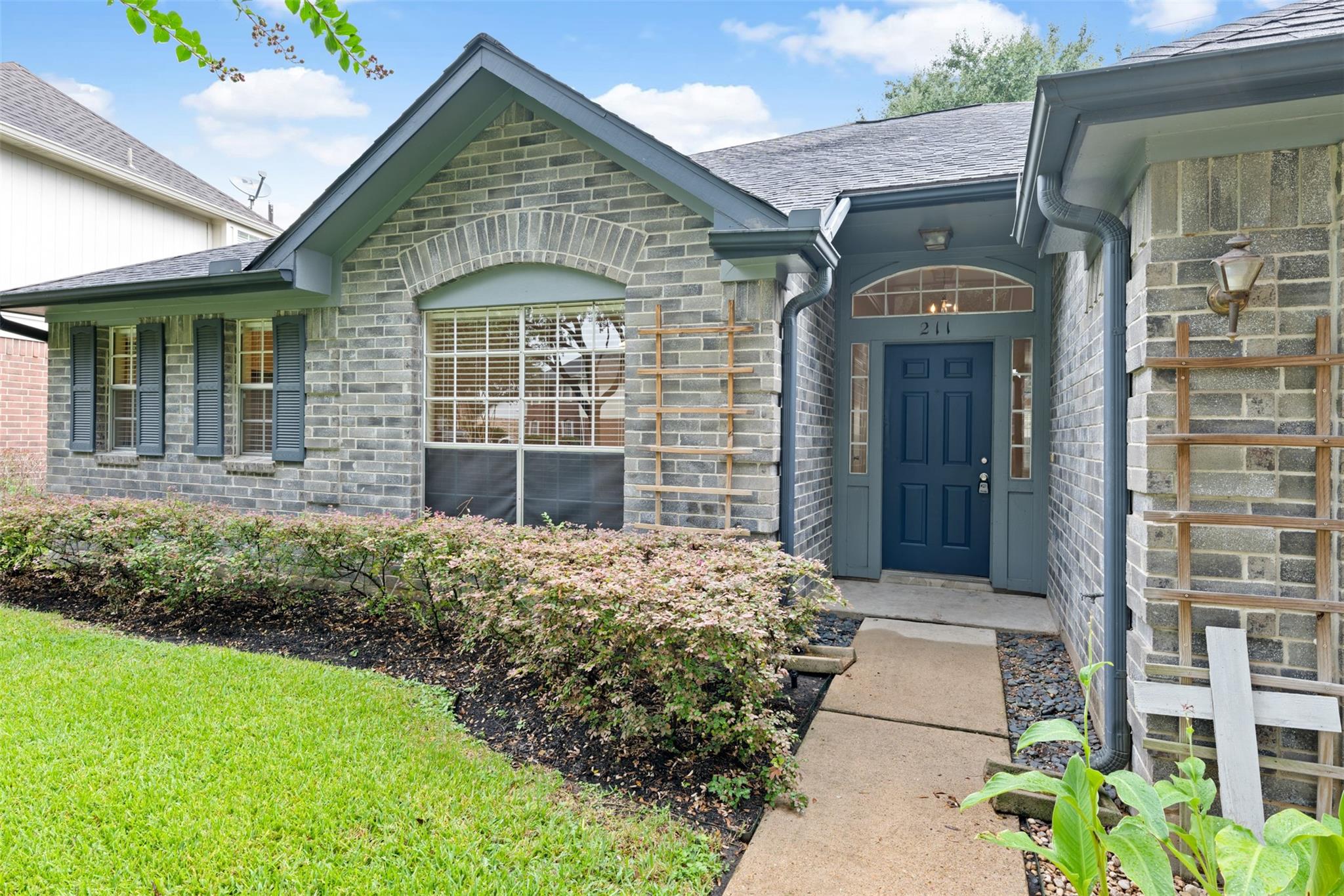 211 Scarlet Maple