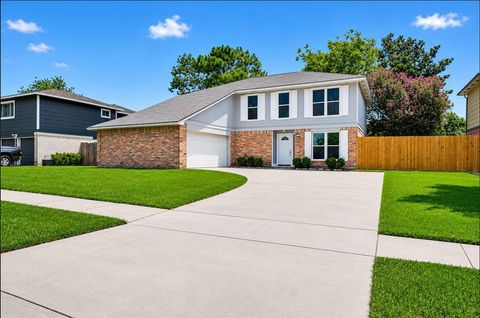 Photo of 202 Civil Drive, League City, TX 77573 (MLS # 46962602)