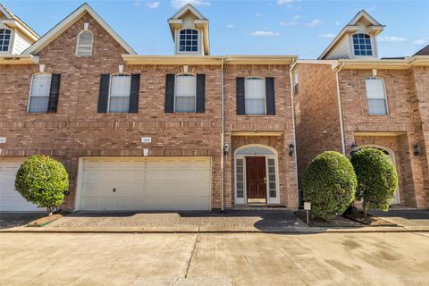Photo of 2819 Briarhurst Park, Houston, TX 77057 (MLS # 16394773)
