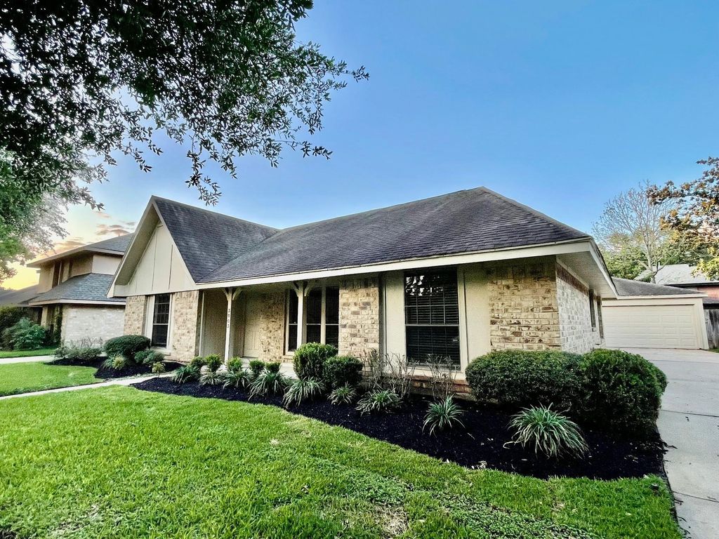 Photo of 3003 Planters Street, Sugar Land, TX 77479 (MLS # 78297958)