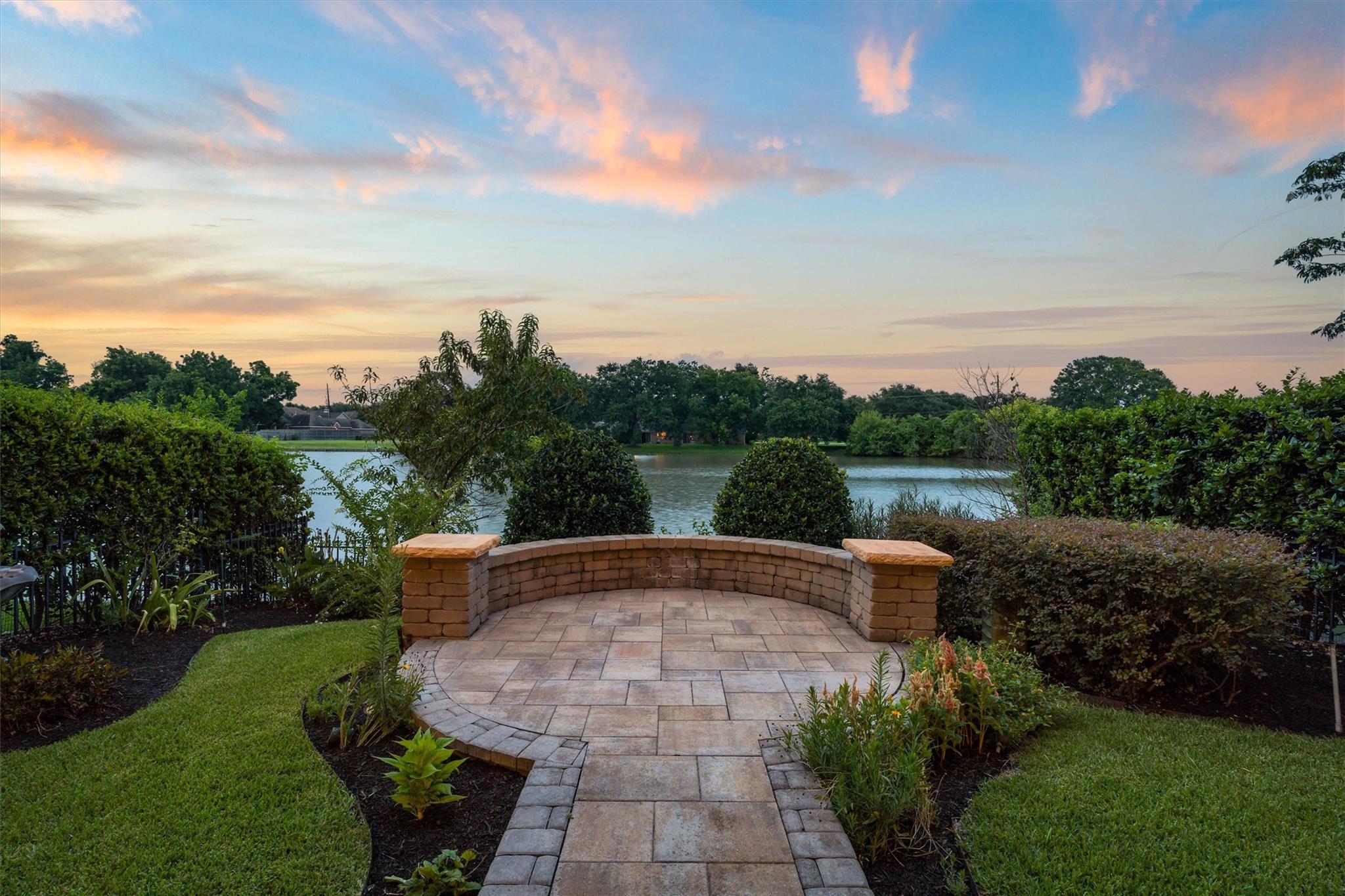 714 Old Oyster Trail
