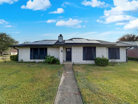 Photo of 6132 Fox Ridge Drive, Angleton, TX 77515 (MLS # 34024452)