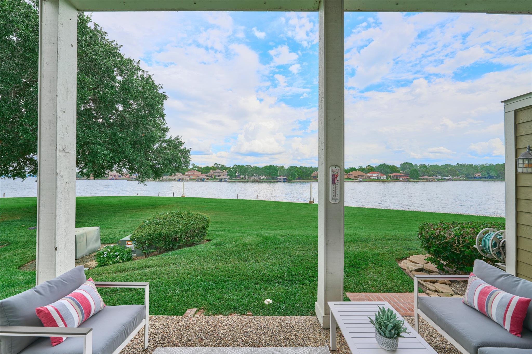 73 April Point Drive S