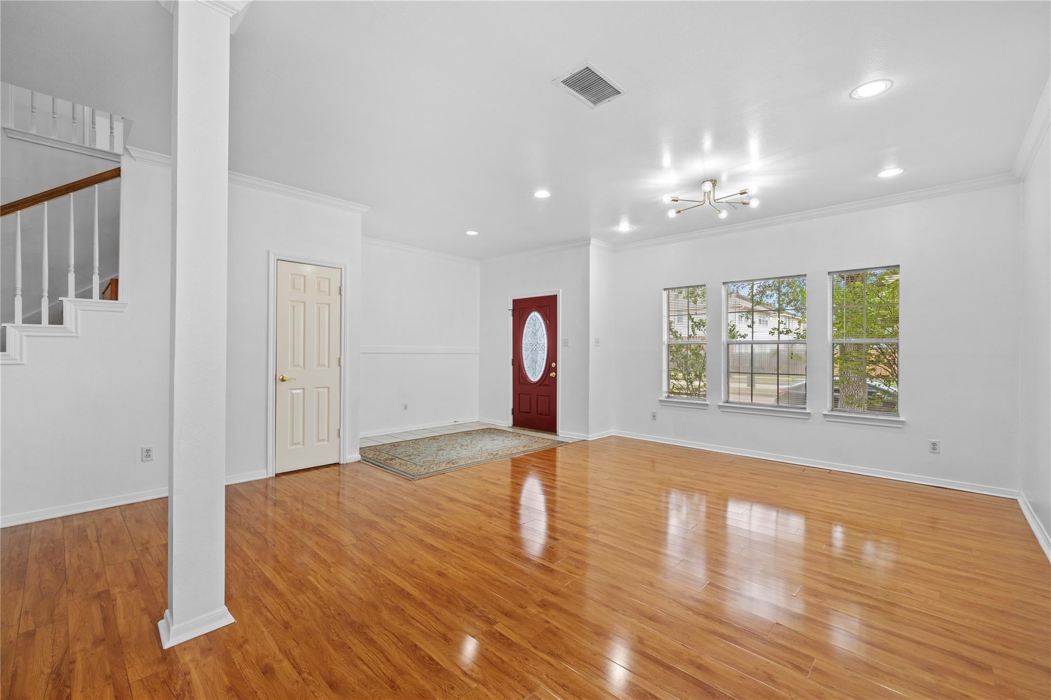 2106 Hawks Road