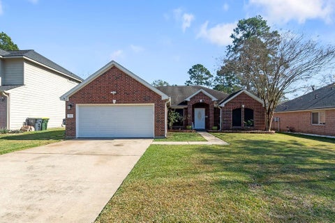 Homes For Sale - 222 Doncaster Street<br/> Conroe, TX 77303