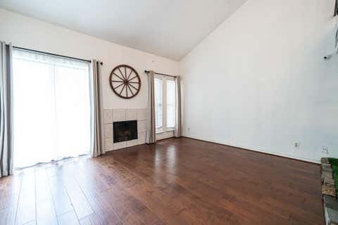 Photo of 10811 Richmond Avenue #39, Houston, TX 77042 (MLS # 64294609)