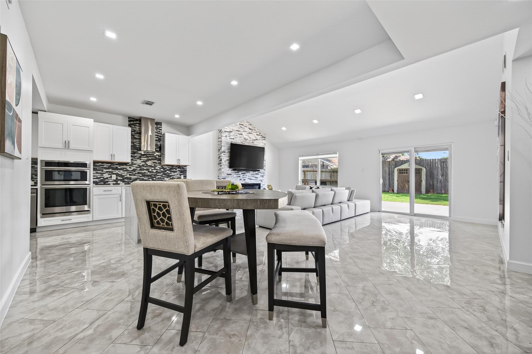 22106 Elsinore Drive