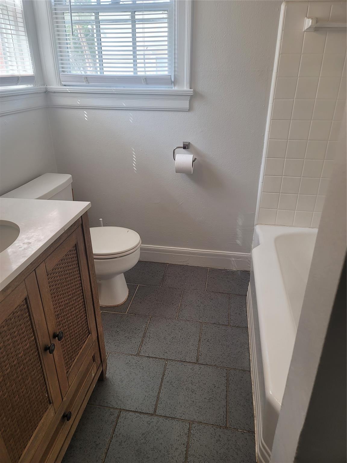 5614 Chartres Street 5