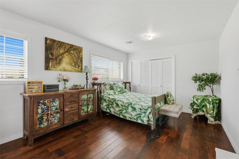 Tiny photo for 401 Clearview Avenue, Friendswood, TX 77546 (MLS # 74159200)