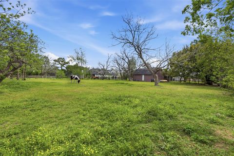 Tiny photo for 401 Clearview Avenue, Friendswood, TX 77546 (MLS # 74159200)