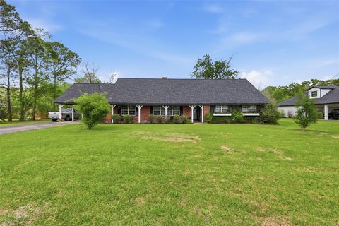 Tiny photo for 401 Clearview Avenue, Friendswood, TX 77546 (MLS # 74159200)