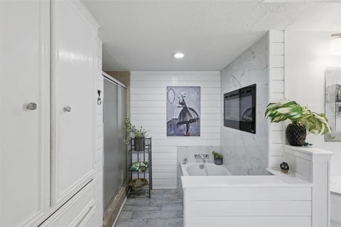 Tiny photo for 401 Clearview Avenue, Friendswood, TX 77546 (MLS # 74159200)