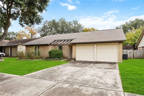 Photo of 22419 Deville Drive, Katy, TX 77450 (MLS # 20220172)