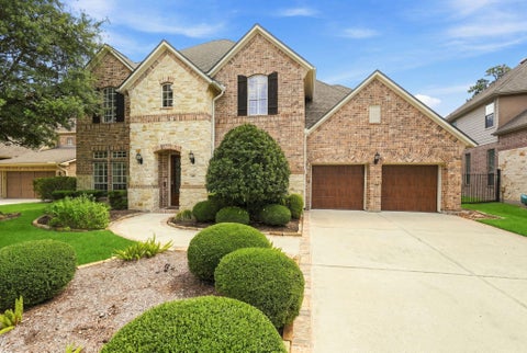 Photo of 126 E Cove View Trail TRL, The Woodlands, TX 77389 (MLS # 24587054)