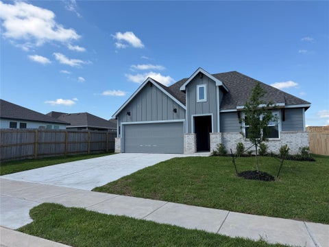 Homes For Sale - 1715 San Jacinto Dr<br/> Brenham, TX 77833