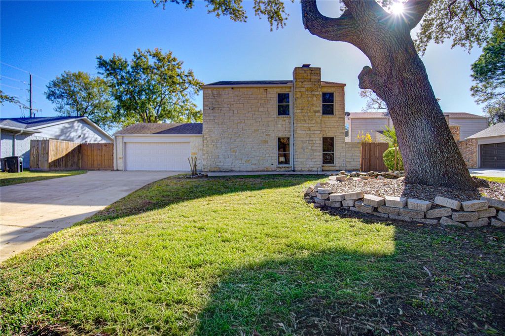 Photo of 13907 Piping Rock Lane, Houston, TX 77077 (MLS # 44065601)