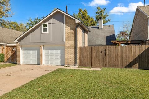 Photo of 8522 Scenic Green Drive, Houston, TX 77088 (MLS # 74814195)