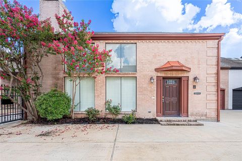 Photo of 2306 Potomac Drive #B, Houston, TX 77057 (MLS # 61119508)