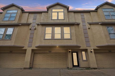 Photo of 1417 Thompson Street, Houston, TX 77007 (MLS # 91966589)