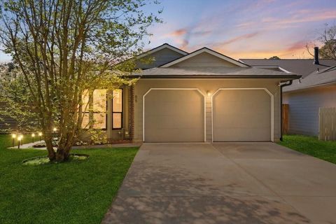 Photo of 88 W High Oaks Circle, The Woodlands, TX 77380 (MLS # 18977650)