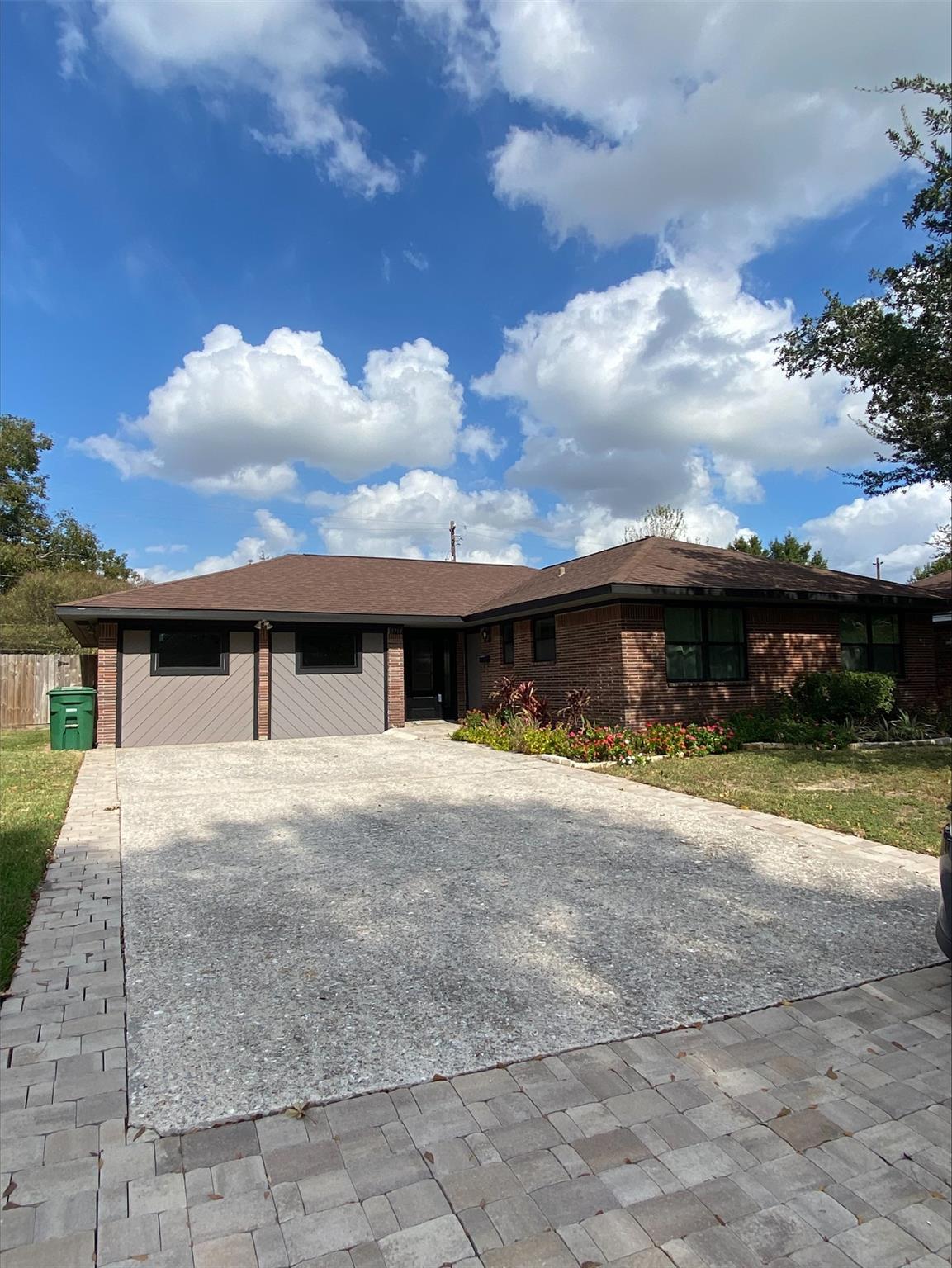 5714 Nina Lee Lane