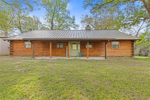 Photo of 110 Southwood Forest Road, Huntsville, TX 77340 (MLS # 61461374)