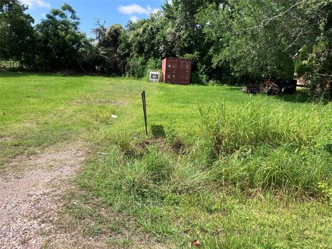 5915 Woodrow Street Texas City TX 77591