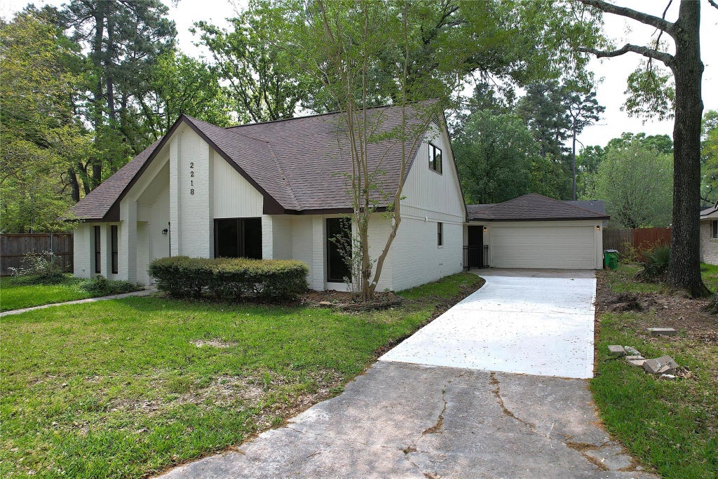 Photo of 2218 Poplar Park Drive, Houston, TX 77339 (MLS # 36625139)